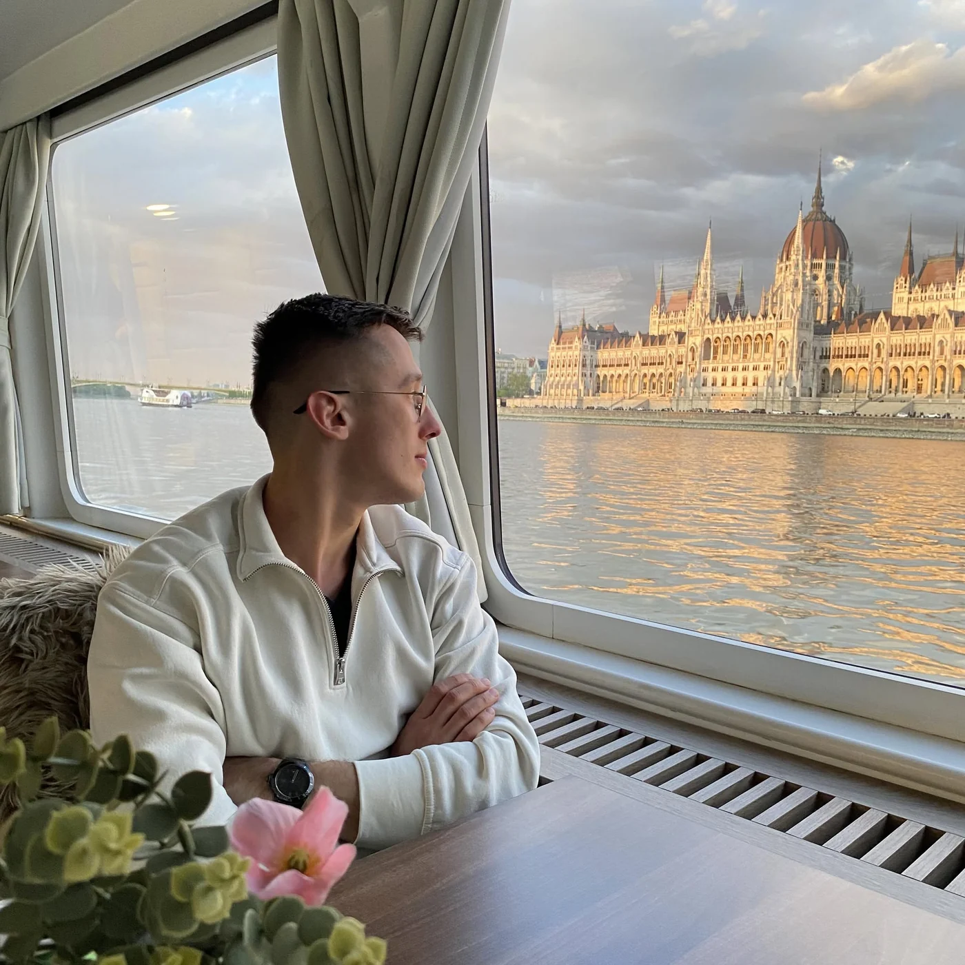 Krzysztof Szubiga, lektor języka angielskiego i hiszpańskiego